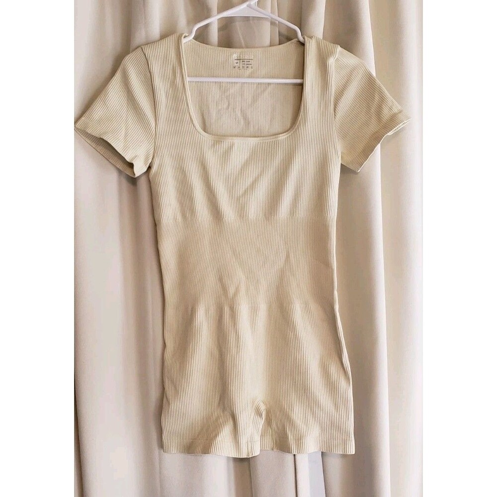 OQQ Womens Medium Ribbed Seamless Romper Bodysuit Cream Short Sleeve Square Neck - Picture 4 of 7